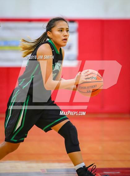 Thumbnail 1 in Farmington vs. Cleveland (Albuquerque Academy Joe Armijo Basketball Classic) photogallery.