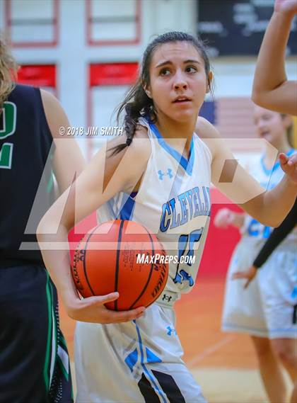 Thumbnail 1 in Farmington vs. Cleveland (Albuquerque Academy Joe Armijo Basketball Classic) photogallery.