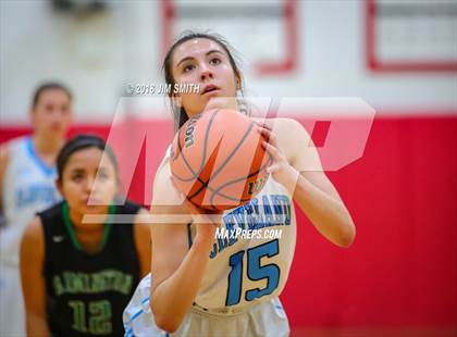 Thumbnail 1 in Farmington vs. Cleveland (Albuquerque Academy Joe Armijo Basketball Classic) photogallery.