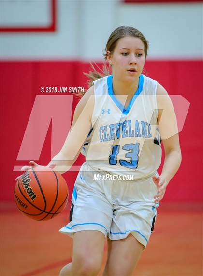 Thumbnail 1 in Farmington vs. Cleveland (Albuquerque Academy Joe Armijo Basketball Classic) photogallery.