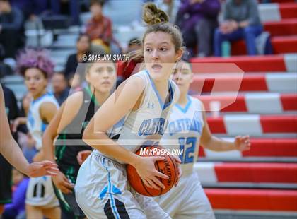 Thumbnail 2 in Farmington vs. Cleveland (Albuquerque Academy Joe Armijo Basketball Classic) photogallery.