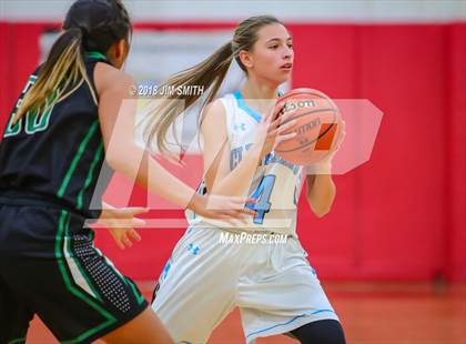 Thumbnail 3 in Farmington vs. Cleveland (Albuquerque Academy Joe Armijo Basketball Classic) photogallery.