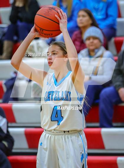 Thumbnail 1 in Farmington vs. Cleveland (Albuquerque Academy Joe Armijo Basketball Classic) photogallery.