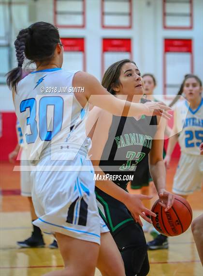 Thumbnail 2 in Farmington vs. Cleveland (Albuquerque Academy Joe Armijo Basketball Classic) photogallery.
