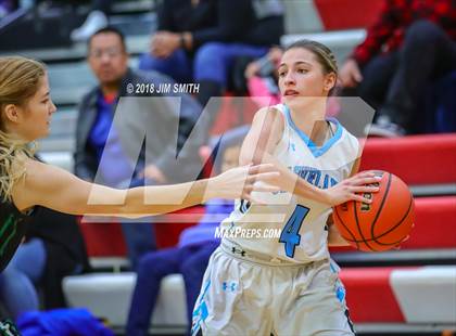Thumbnail 2 in Farmington vs. Cleveland (Albuquerque Academy Joe Armijo Basketball Classic) photogallery.