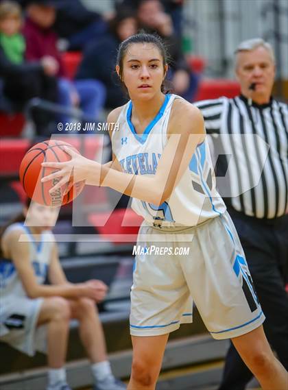 Thumbnail 2 in Farmington vs. Cleveland (Albuquerque Academy Joe Armijo Basketball Classic) photogallery.
