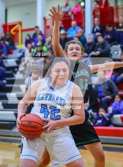 Thumbnail 3 in Farmington vs. Cleveland (Albuquerque Academy Joe Armijo Basketball Classic) photogallery.