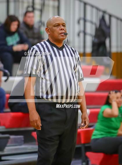 Thumbnail 2 in Farmington vs. Cleveland (Albuquerque Academy Joe Armijo Basketball Classic) photogallery.