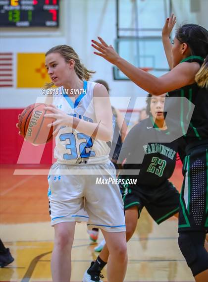 Thumbnail 3 in Farmington vs. Cleveland (Albuquerque Academy Joe Armijo Basketball Classic) photogallery.