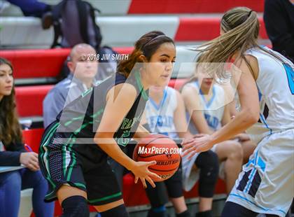 Thumbnail 2 in Farmington vs. Cleveland (Albuquerque Academy Joe Armijo Basketball Classic) photogallery.