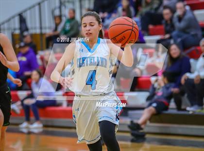 Thumbnail 1 in Farmington vs. Cleveland (Albuquerque Academy Joe Armijo Basketball Classic) photogallery.