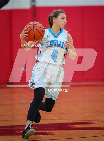 Thumbnail 2 in Farmington vs. Cleveland (Albuquerque Academy Joe Armijo Basketball Classic) photogallery.