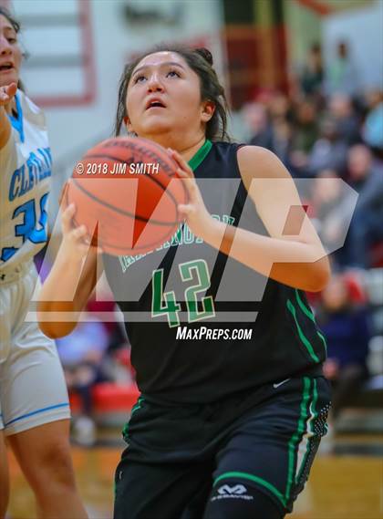 Thumbnail 3 in Farmington vs. Cleveland (Albuquerque Academy Joe Armijo Basketball Classic) photogallery.