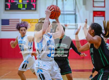 Thumbnail 2 in Farmington vs. Cleveland (Albuquerque Academy Joe Armijo Basketball Classic) photogallery.