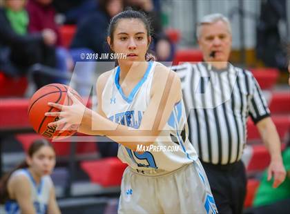 Thumbnail 1 in Farmington vs. Cleveland (Albuquerque Academy Joe Armijo Basketball Classic) photogallery.