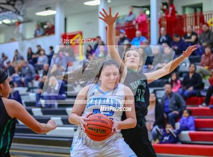 Thumbnail 2 in Farmington vs. Cleveland (Albuquerque Academy Joe Armijo Basketball Classic) photogallery.