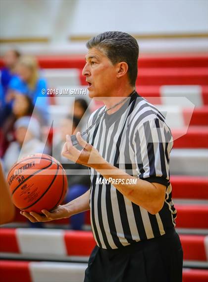 Thumbnail 3 in Farmington vs. Cleveland (Albuquerque Academy Joe Armijo Basketball Classic) photogallery.