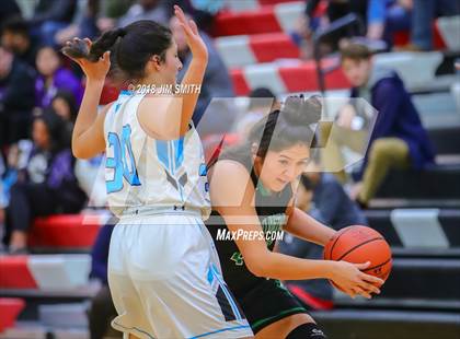 Thumbnail 3 in Farmington vs. Cleveland (Albuquerque Academy Joe Armijo Basketball Classic) photogallery.