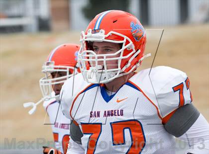 Thumbnail 2 in San Angelo Central vs. Fossil Ridge (UIL 5A D2 Area Playoff) photogallery.