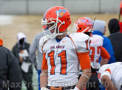 Thumbnail 3 in San Angelo Central vs. Fossil Ridge (UIL 5A D2 Area Playoff) photogallery.