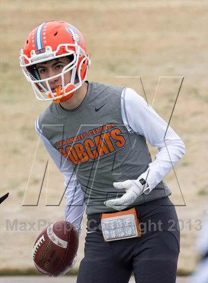 Thumbnail 1 in San Angelo Central vs. Fossil Ridge (UIL 5A D2 Area Playoff) photogallery.