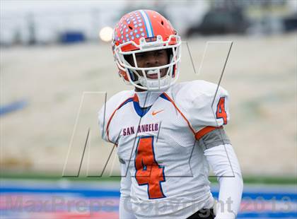 Thumbnail 1 in San Angelo Central vs. Fossil Ridge (UIL 5A D2 Area Playoff) photogallery.