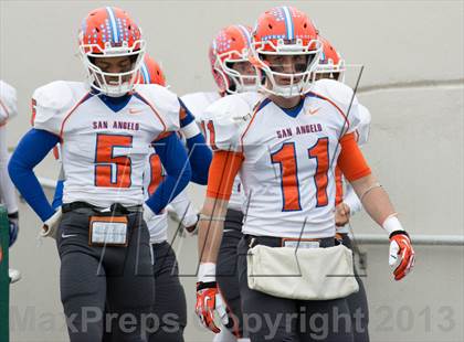 Thumbnail 1 in San Angelo Central vs. Fossil Ridge (UIL 5A D2 Area Playoff) photogallery.
