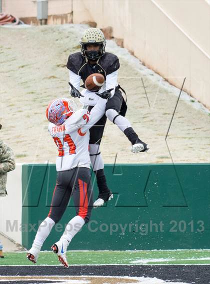 Thumbnail 3 in San Angelo Central vs. Fossil Ridge (UIL 5A D2 Area Playoff) photogallery.