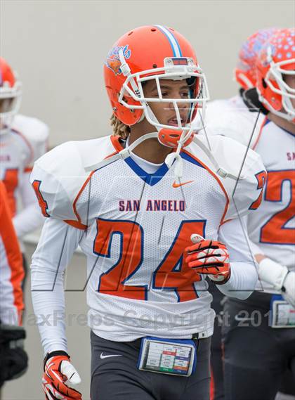 Thumbnail 3 in San Angelo Central vs. Fossil Ridge (UIL 5A D2 Area Playoff) photogallery.