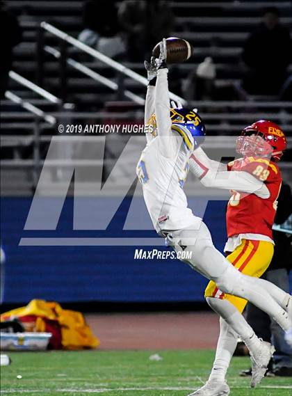 Thumbnail 1 in Chaminade vs. Kellenberg Memorial (NYCHSFL Class AA-1 Final photogallery.
