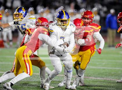 Thumbnail 2 in Chaminade vs. Kellenberg Memorial (NYCHSFL Class AA-1 Final photogallery.