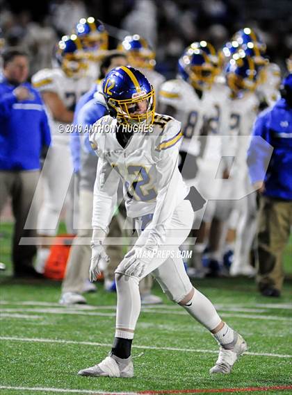 Thumbnail 2 in Chaminade vs. Kellenberg Memorial (NYCHSFL Class AA-1 Final photogallery.