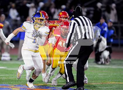 Thumbnail 3 in Chaminade vs. Kellenberg Memorial (NYCHSFL Class AA-1 Final photogallery.