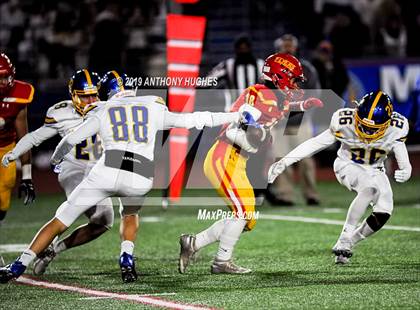 Thumbnail 1 in Chaminade vs. Kellenberg Memorial (NYCHSFL Class AA-1 Final photogallery.