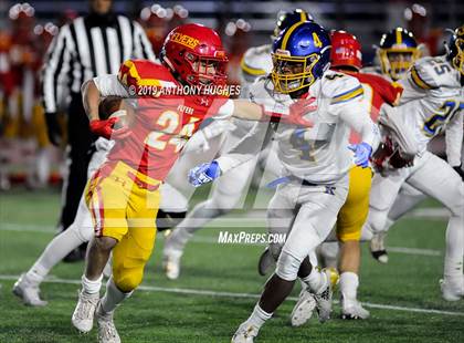 Thumbnail 1 in Chaminade vs. Kellenberg Memorial (NYCHSFL Class AA-1 Final photogallery.