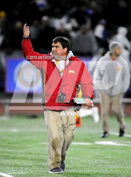 Thumbnail 1 in Chaminade vs. Kellenberg Memorial (NYCHSFL Class AA-1 Final photogallery.