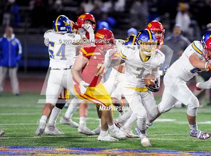 Thumbnail 2 in Chaminade vs. Kellenberg Memorial (NYCHSFL Class AA-1 Final photogallery.