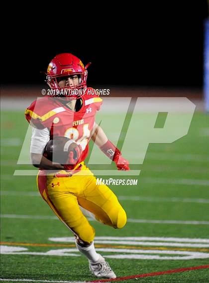 Thumbnail 3 in Chaminade vs. Kellenberg Memorial (NYCHSFL Class AA-1 Final photogallery.
