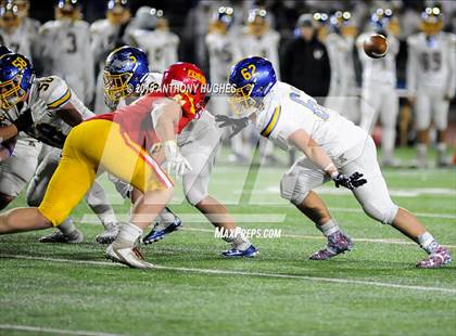 Thumbnail 1 in Chaminade vs. Kellenberg Memorial (NYCHSFL Class AA-1 Final photogallery.