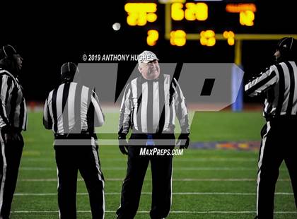 Thumbnail 2 in Chaminade vs. Kellenberg Memorial (NYCHSFL Class AA-1 Final photogallery.