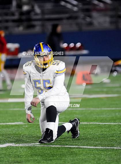 Thumbnail 2 in Chaminade vs. Kellenberg Memorial (NYCHSFL Class AA-1 Final photogallery.