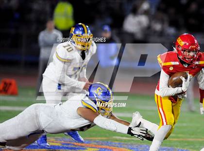 Thumbnail 1 in Chaminade vs. Kellenberg Memorial (NYCHSFL Class AA-1 Final photogallery.