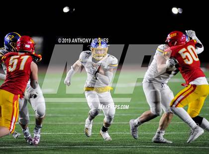 Thumbnail 3 in Chaminade vs. Kellenberg Memorial (NYCHSFL Class AA-1 Final photogallery.
