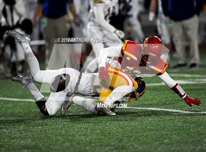 Thumbnail 1 in Chaminade vs. Kellenberg Memorial (NYCHSFL Class AA-1 Final photogallery.