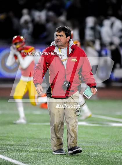 Thumbnail 2 in Chaminade vs. Kellenberg Memorial (NYCHSFL Class AA-1 Final photogallery.