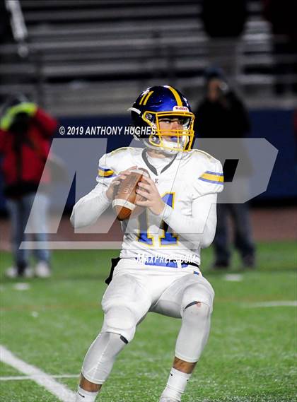 Thumbnail 1 in Chaminade vs. Kellenberg Memorial (NYCHSFL Class AA-1 Final photogallery.