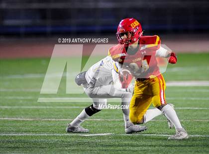 Thumbnail 1 in Chaminade vs. Kellenberg Memorial (NYCHSFL Class AA-1 Final photogallery.