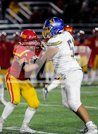 Thumbnail 2 in Chaminade vs. Kellenberg Memorial (NYCHSFL Class AA-1 Final photogallery.