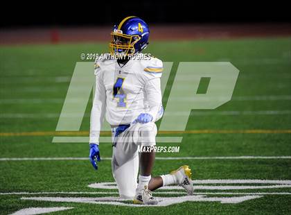 Thumbnail 2 in Chaminade vs. Kellenberg Memorial (NYCHSFL Class AA-1 Final photogallery.