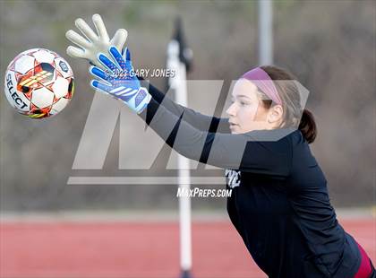 Thumbnail 2 in Rio Americano vs. Whitney photogallery.